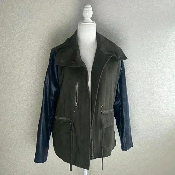 VICI Jacket Spring Coat and Faux Vegan Leather Sleeves - Picture 3 of 9